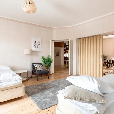 2ndhomes Bright 125m2 4br Center With The Great Views